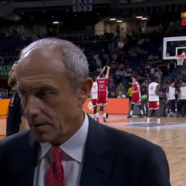 Ettore Messina scatenato contro i vigliacconi dei social