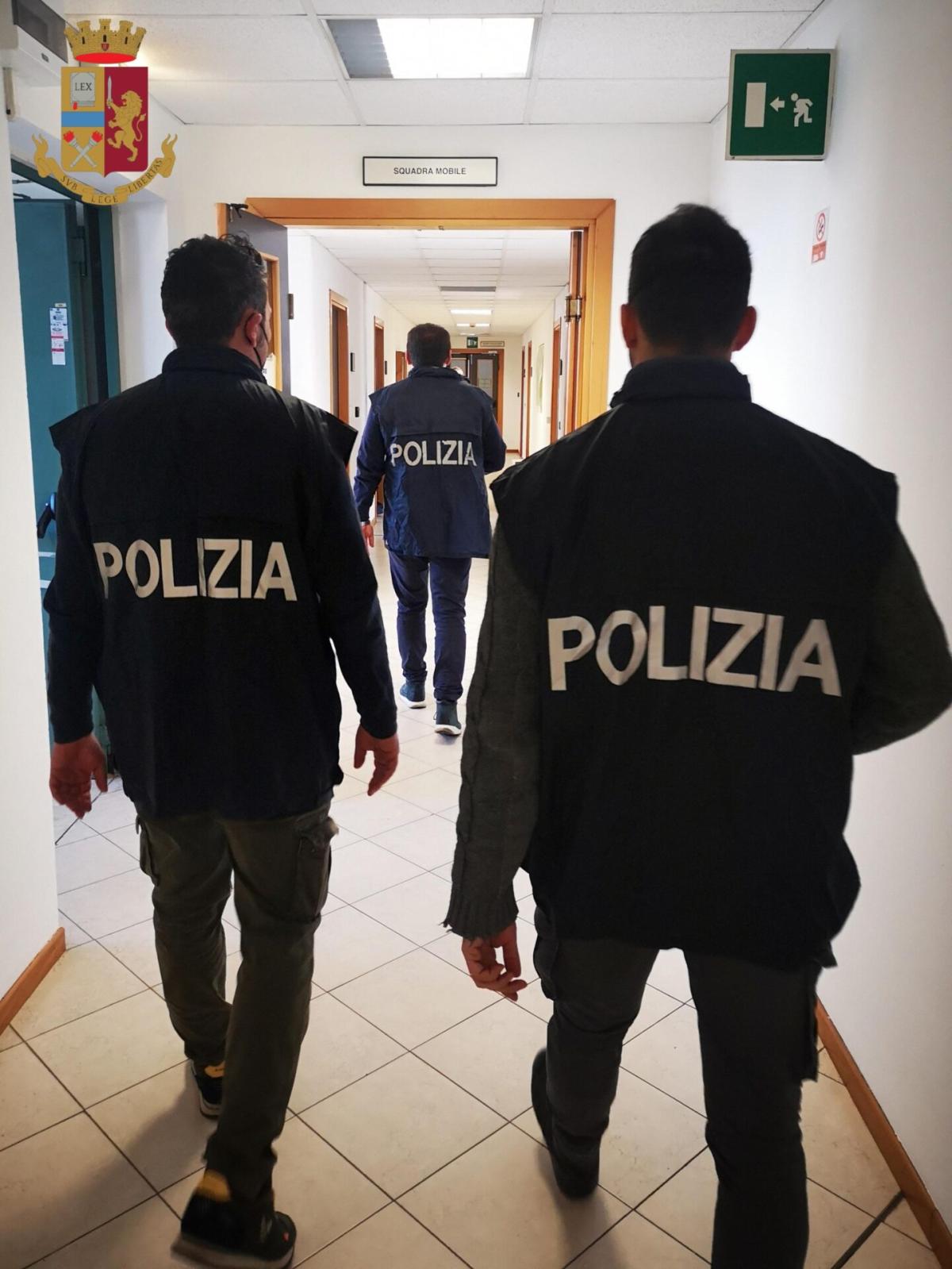 Perugia, baby gang tende un agguato a un 17enne e lo picchia: arres…