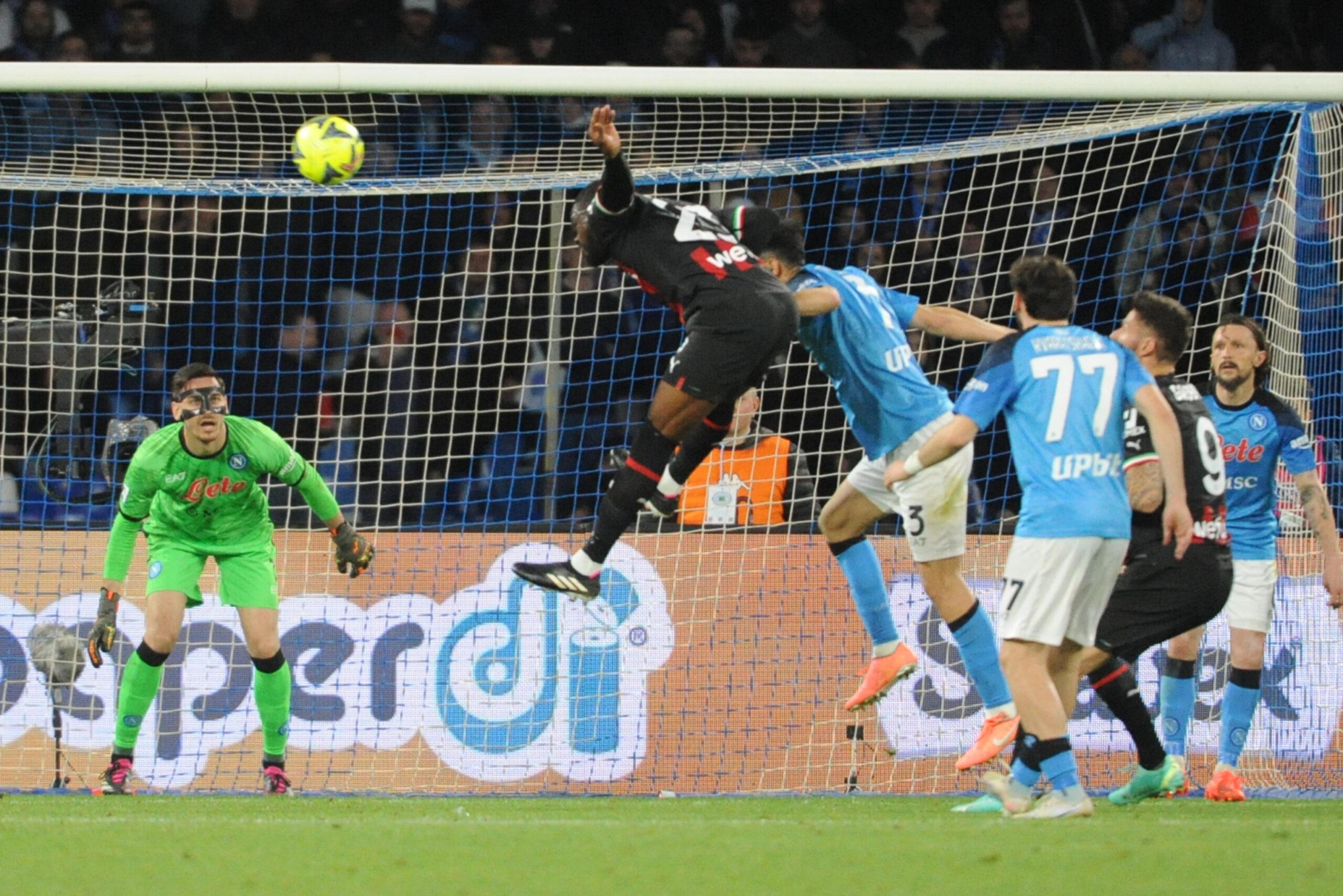 Politano, il giocatore del Napoli autore di un brutto gesto verso i tifosi del Milan (VIDEO)