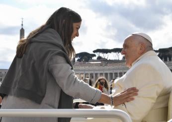 Papa Francesco ai giovani: “Pornografia come una droga, sesso una delle cose belle che Dio ci ha dato”