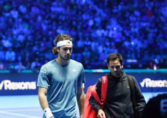 ATP Finals, ritiro per Tsitsipas al primo set: le reazioni dopo il …