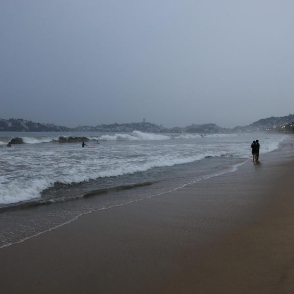 Messico, l’uragano Otis minaccia il Paese: previste piogge intense e danni catastrofici