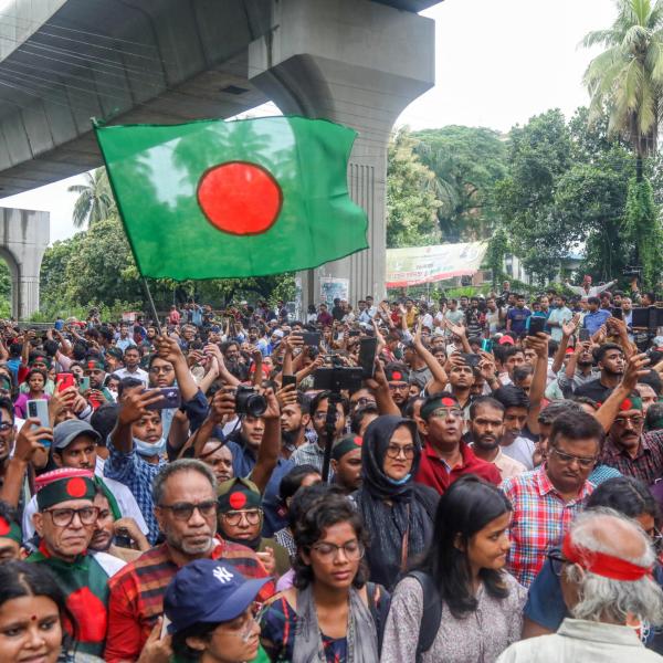 Nuove proteste in Bangladesh: altri due morti e oltre 100 feriti. Ecco cosa chiedono i giovani