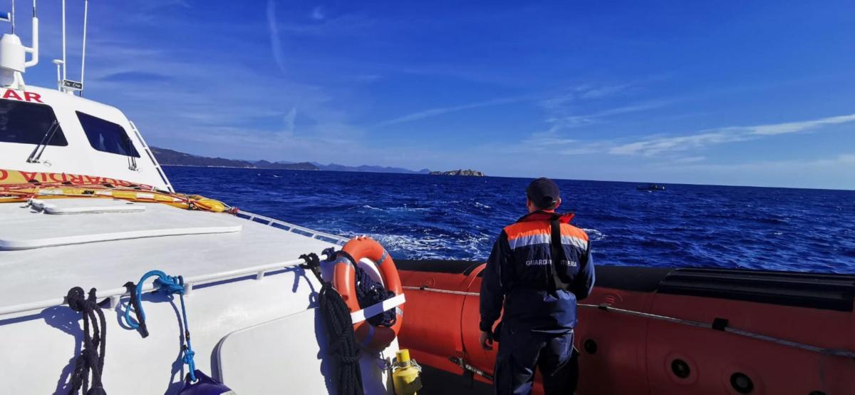 Sud Sardegna, sub dispersi a Villasimius: riprese le ricerche in mare