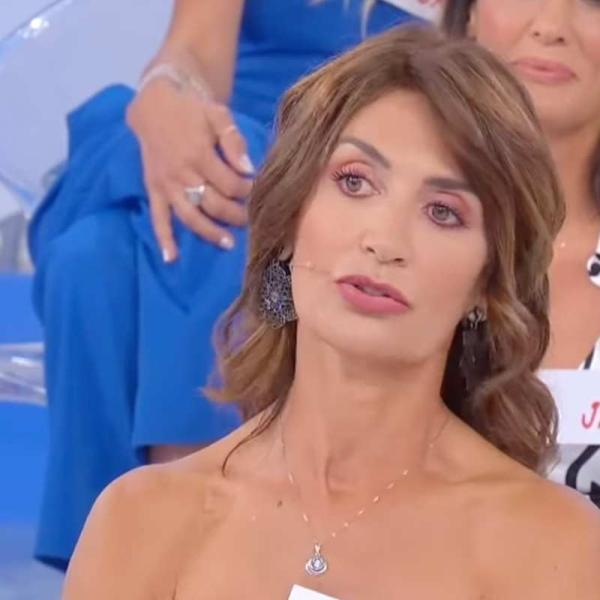 Uomini e Donne, Luciano si confronta con Barbara: “Non siamo compatibili”