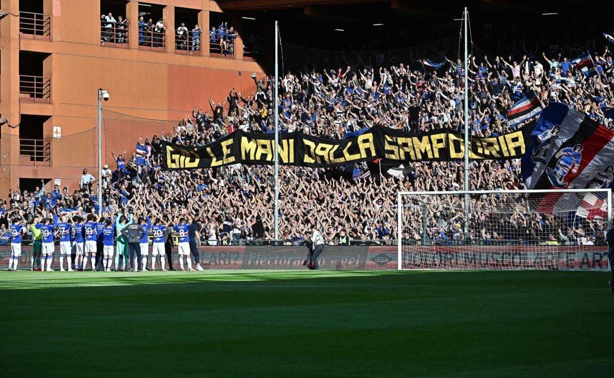 Protesta Sampdoria, giocatori uniti ai tifosi contro la società