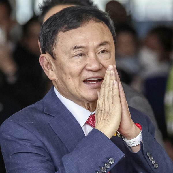 Chi è Thaksin Shinawatra, l’ex premier tailandese condannato a 8 anni di carcere