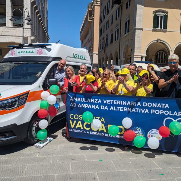 Elezioni Europee 2024, Bandecchi a Livorno da Vaccaro: Alternativa Popolare dona un’ambulanza veterinaria alla città |VIDEO