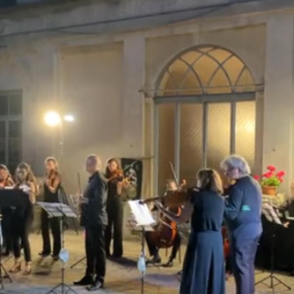 Chi è Simone Bernardini, violinista e direttore d’orchestra?