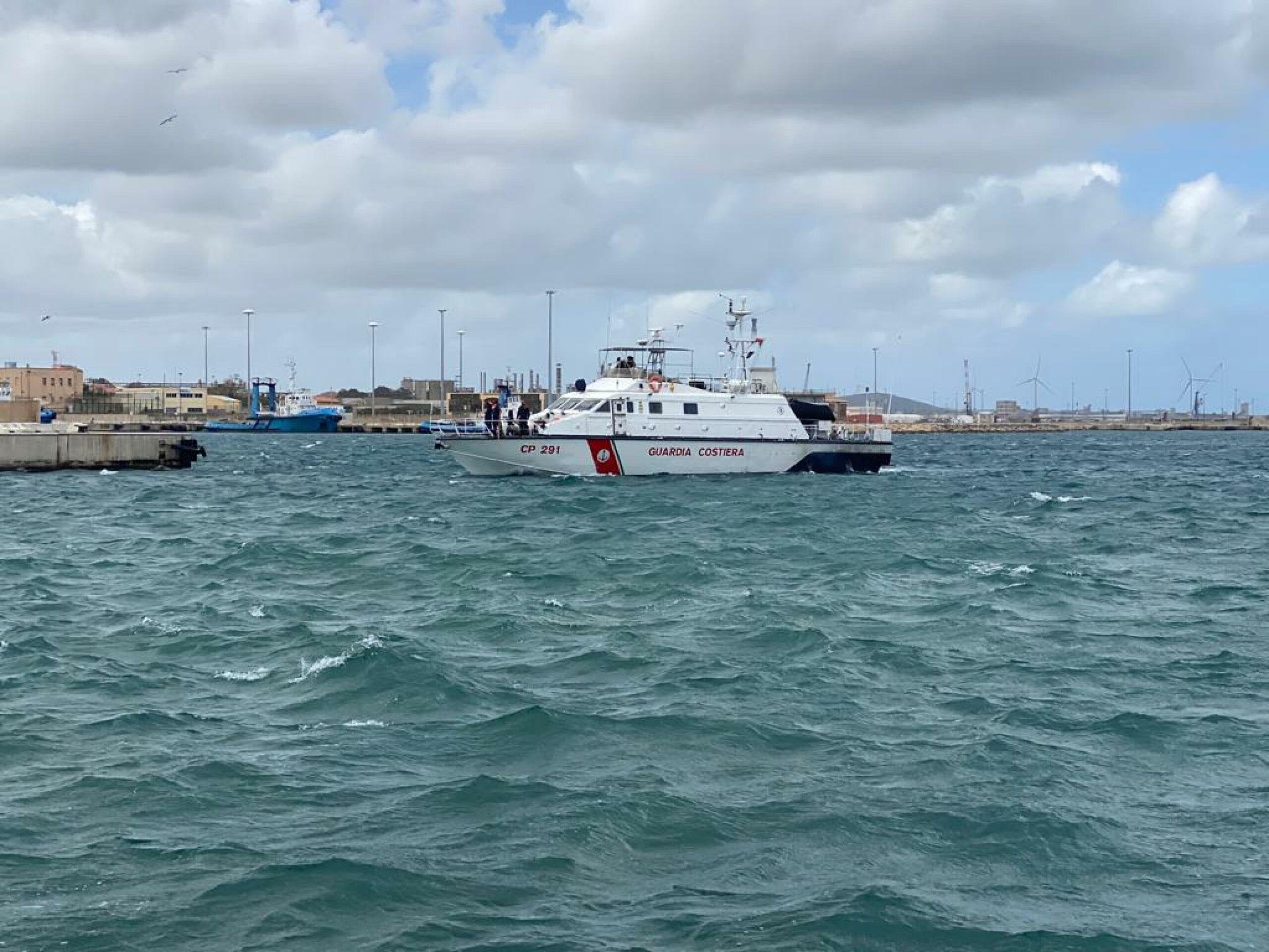 Sassari, cadavere senza testa trovato sulla spiaggia a Stintino: è giallo