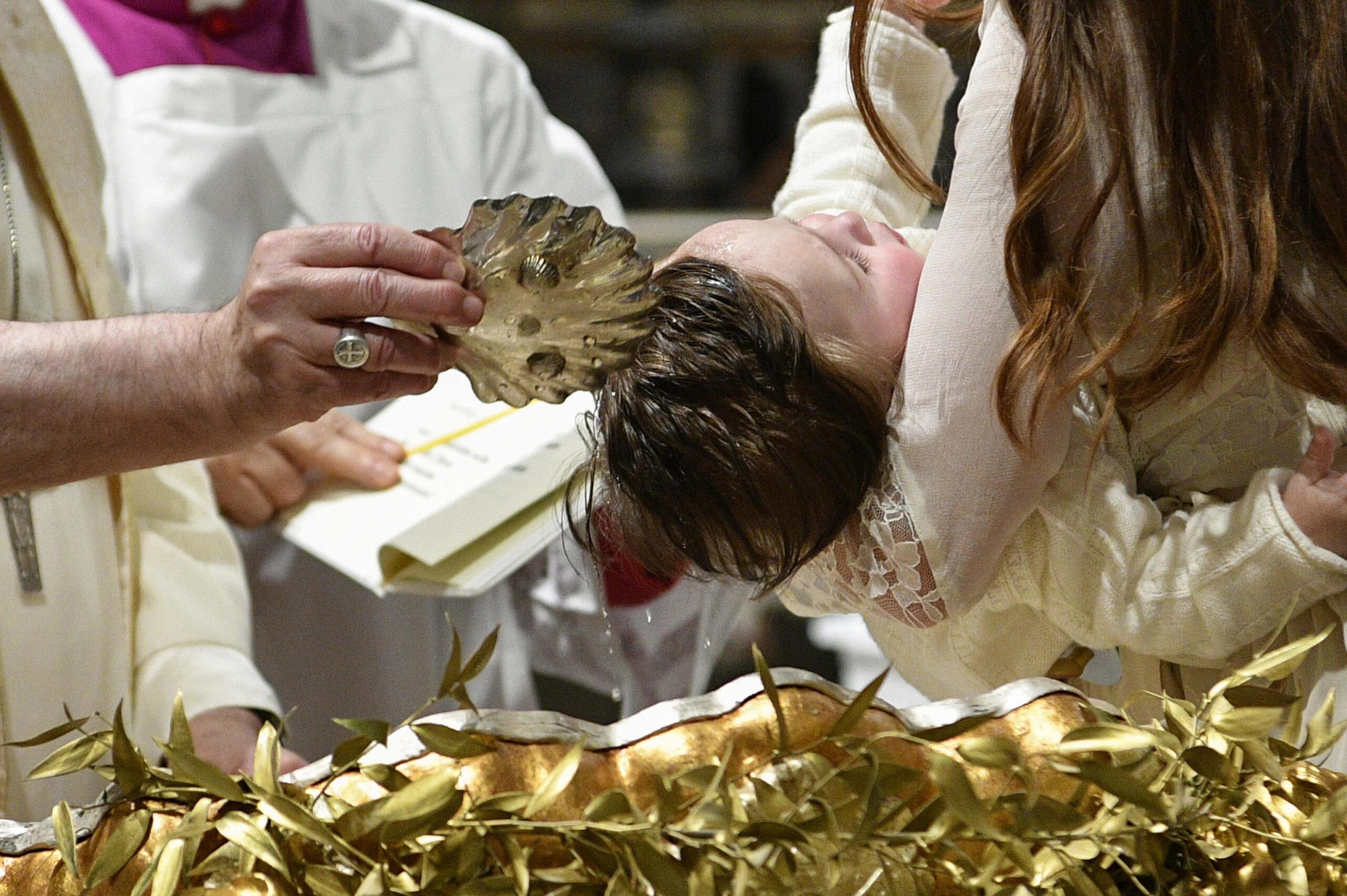 In Trentino la prima battezzata con rito civile istituzionale