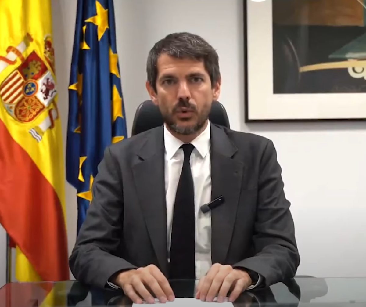 Spagna, il governo inizia le procedure per mettere al bando la Fondazione Franco. Il ministro della Cultura Urtasun: “Rispetteremo la  legge sulla memoria democratica” | VIDEO