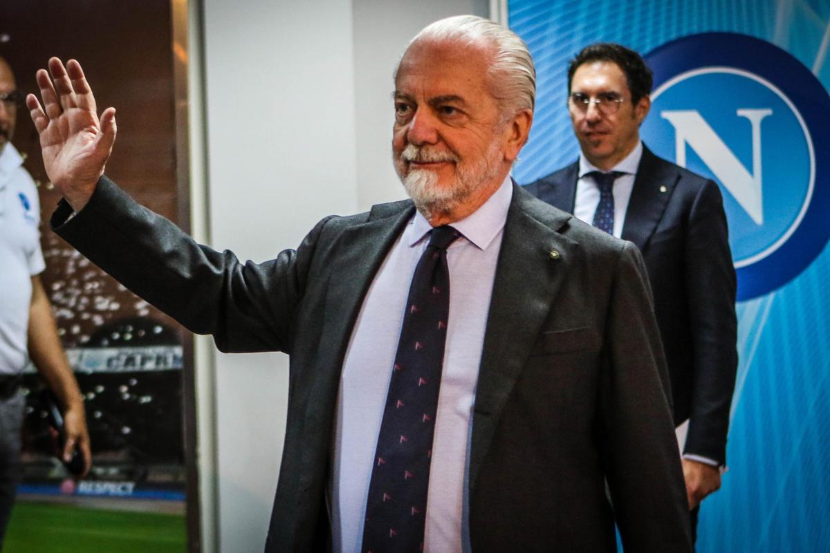 Napoli, De Laurentiis assicura “l’allenatore entro 20 giorni”