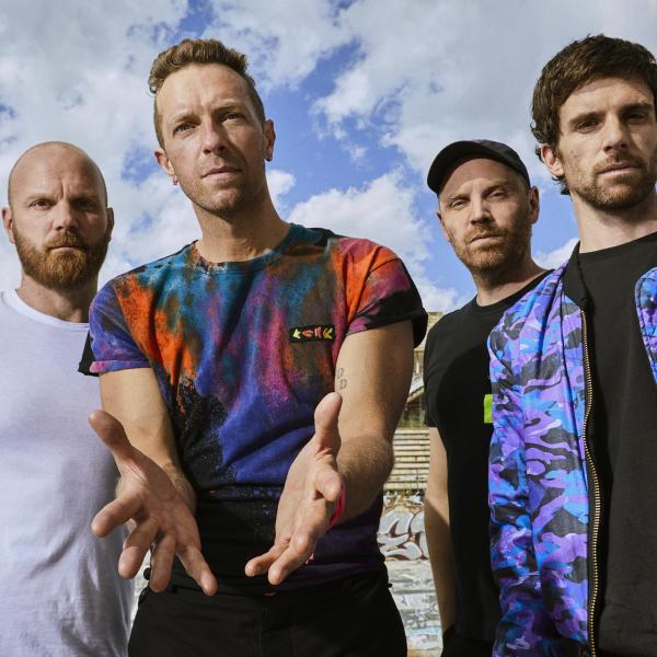 Quando esce il film evento dei Coldplay al cinema? Date e trailer di “Music Of The Spheres”