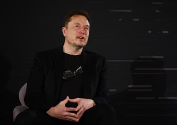 Elon Musk: Tesla annuncia i robotaxi a guida autonoma