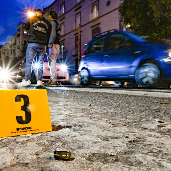 Napoli, sparatoria nel centro storico: feriti due giovani, uno è in gravi condizioni