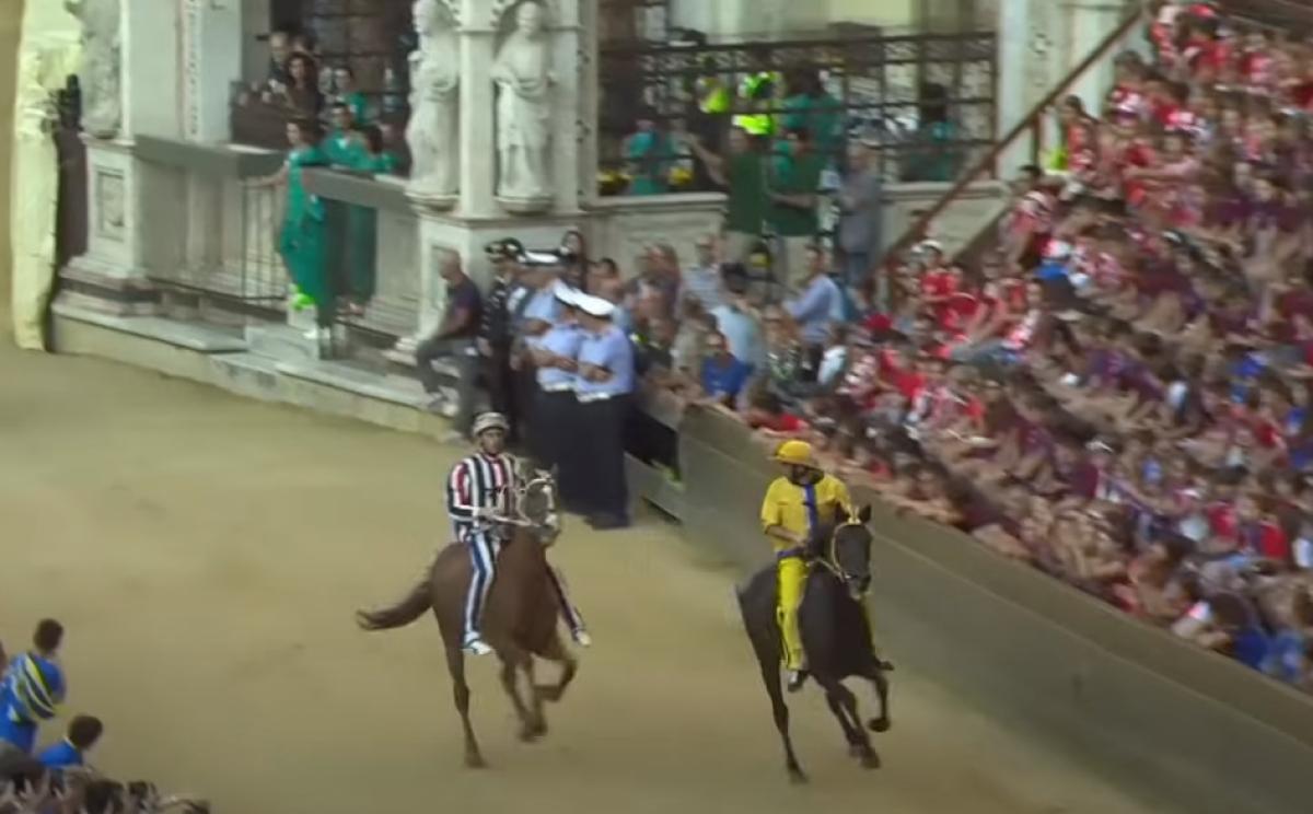 Fantini e cavalli Palio di Siena 16 agosto 2023, chi è il favorito vincitore?