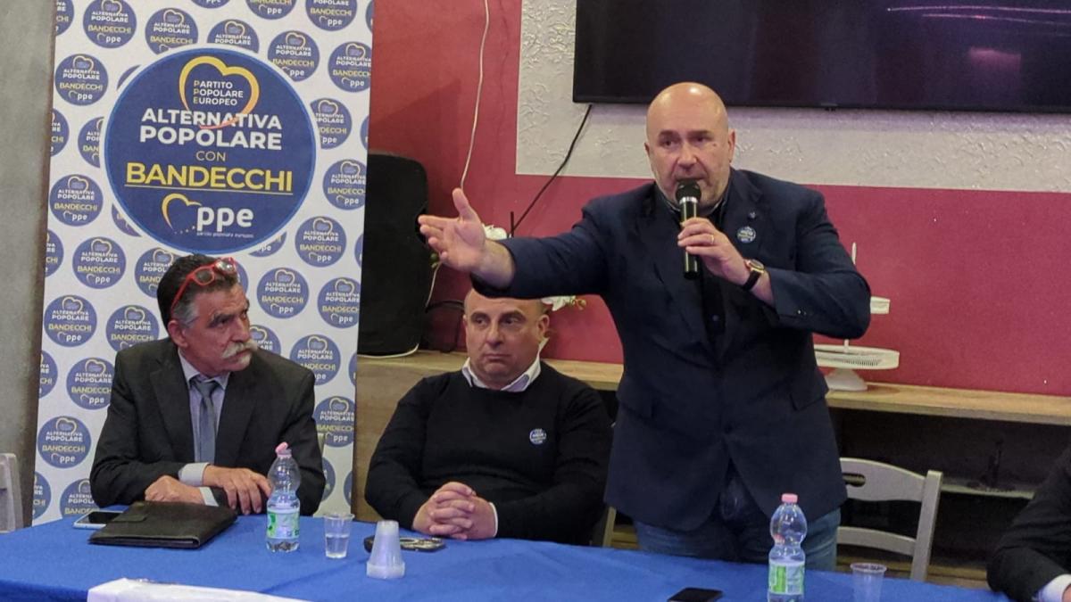 Elezioni Europee 2024, Bandecchi in Calabria: “Sto con Israele ma sono furioso con Netanyahu. Meloni e soci promettevano di tutto e ora dicono che non ci sono i soldi” |VIDEO