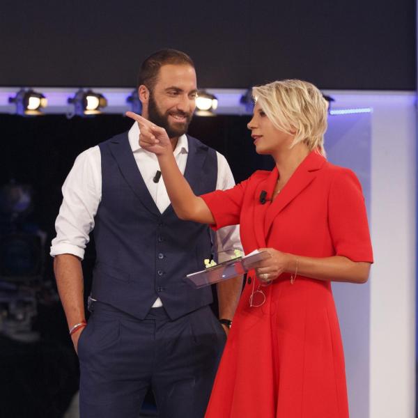 Quando riprenderanno i programmi di Maria De Filippi? Slitta ancora…