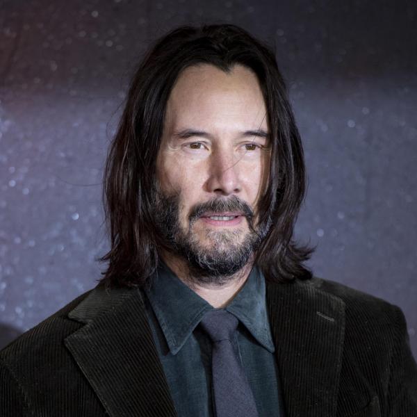 Keanu Reeves di nuovo con i Dogstar. Dopo 20 anni, l’attore è tornato a suonare live