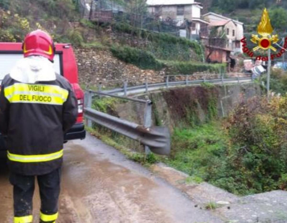 Genova, frana a Trasta: 40 famiglie isolate dopo il cedimento dell’…