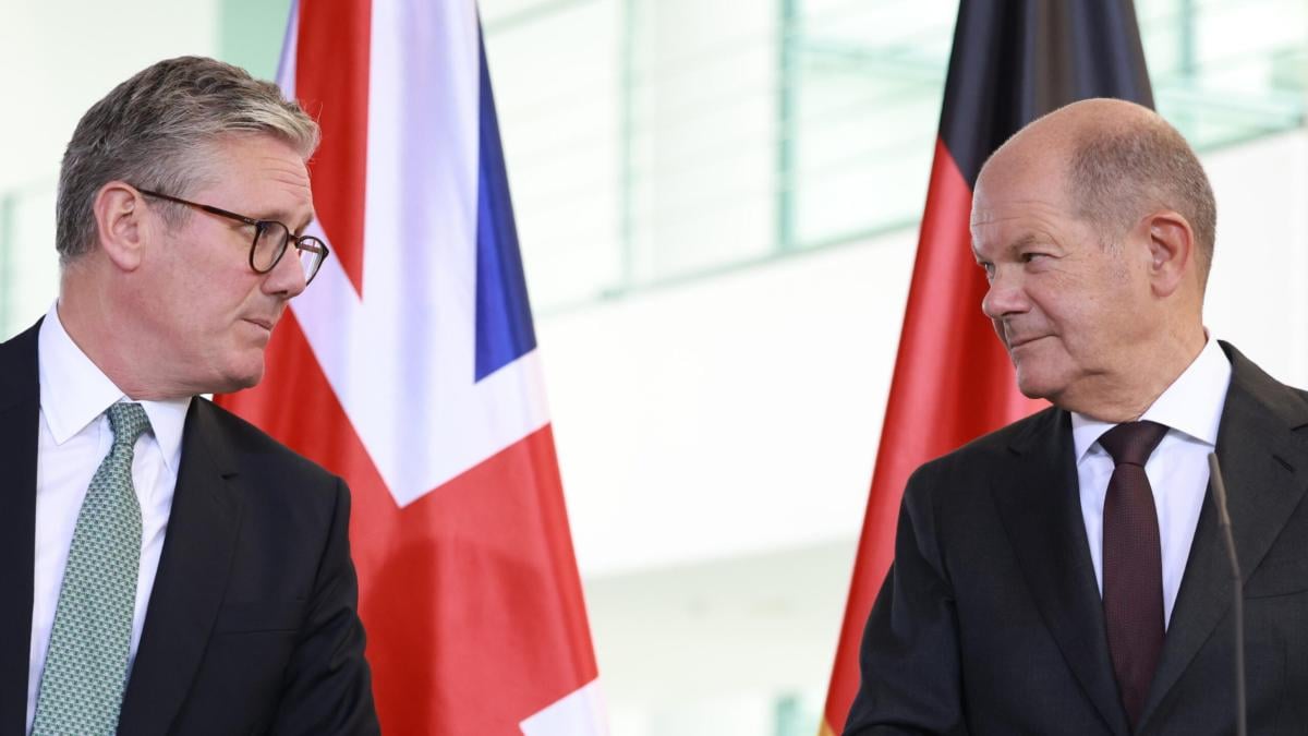 Il premier britannico in Germania, la Gran Bretagna vuole riprendere i rapporti con Unione Europea: Starmer invertirà la rotta della Brexit?