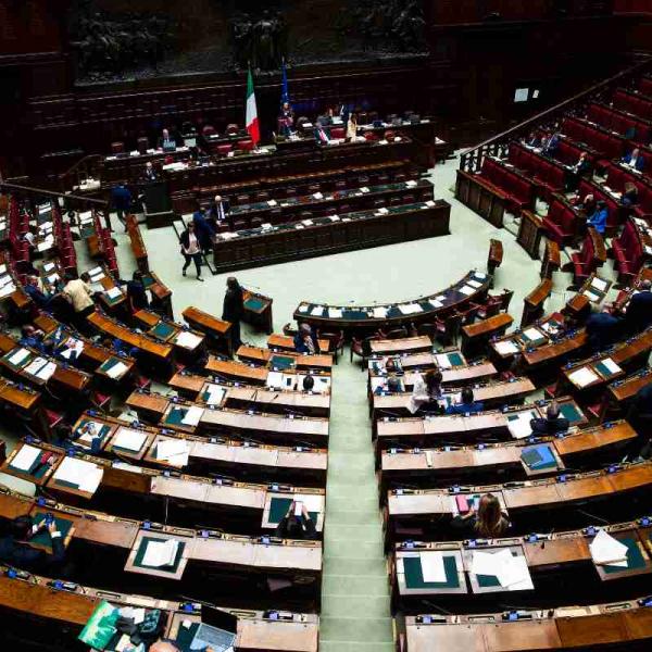 Da “Camera dei deputati” a “Camera delle deputate e dei deputati”: è l’ultima legge presentata dal Pd