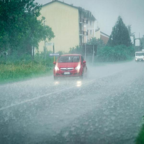 Maltempo in Piemonte, forti piogge e frane: evacuate famiglie in provincia di Torino, violento nubifragio a Macugnaga | FOTO