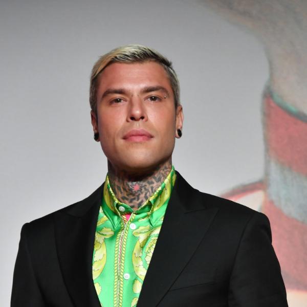 Fedez nuovo singolo 2022: arriva ‘Crisi di Stato’ dal 9 dicembre