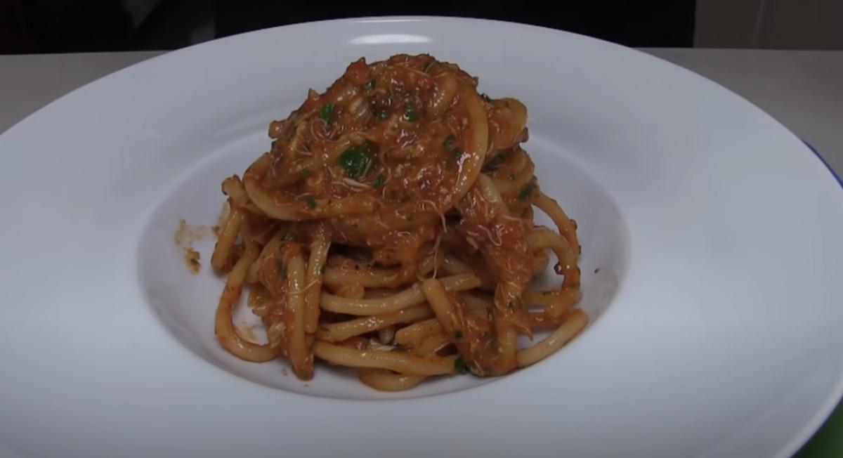 Spaghetti al granchio blu con pomodoro, una ricetta da leccarsi i b…