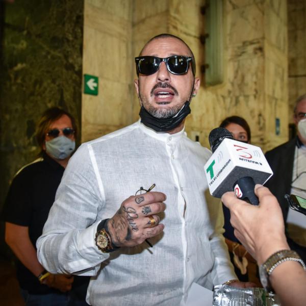 Fabrizio Corona contro Instagram apre profili Telegram e Tik Tok