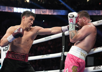 Boxe, clamoroso a Las Vegas: Bivol vince contro Canelo