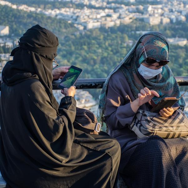 Donne musulmane integrazione fallita in Italia, Pangea: “Anche da noi prigioniere delle famiglie. La politica se ne frega”