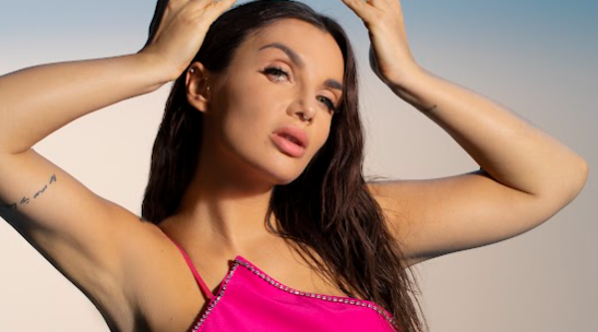 Elettra Lamborghini annuncia a sorpresa l’uscita del nuovo album: “Sono molto emozionata”