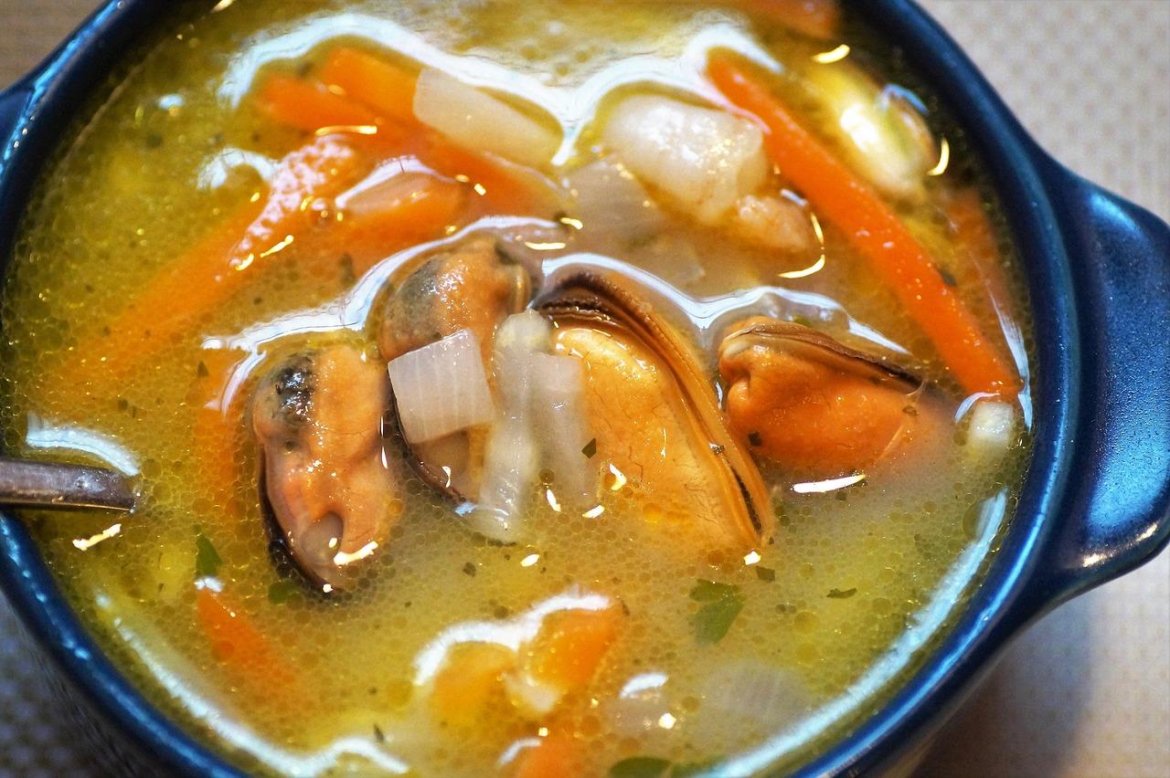 Zuppa di pesce senza spine: la ricetta da leccarsi i baffi