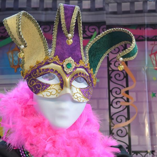 Buongiorno buona domenica di carnevale 2024, le più belle frasi e immagini da inviare su Whatsapp