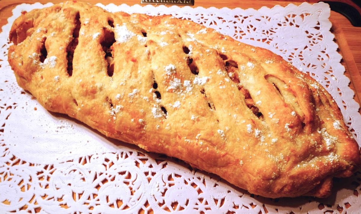 Irresistibile lo strudel di fragole con crema pasticcera