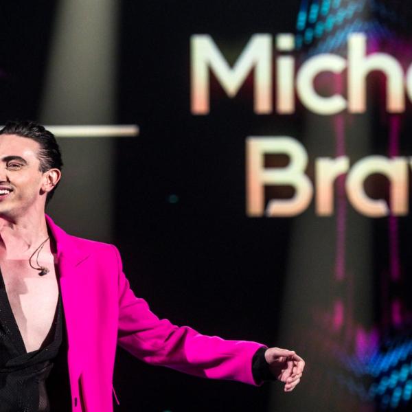 Michele Bravi è fidanzato, lo dichiara a Verissimo: “Sono felice.”