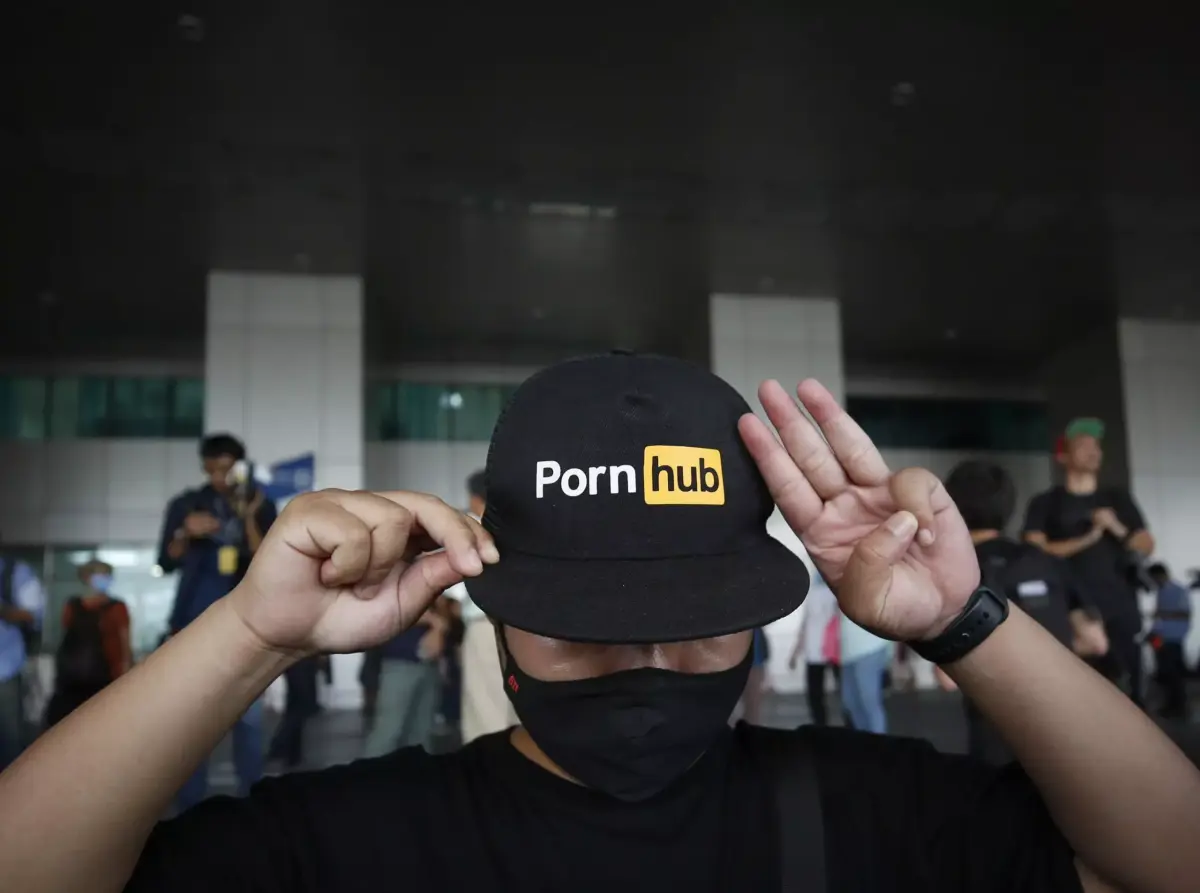 Instagram pornhub, rimosso l’account del sito