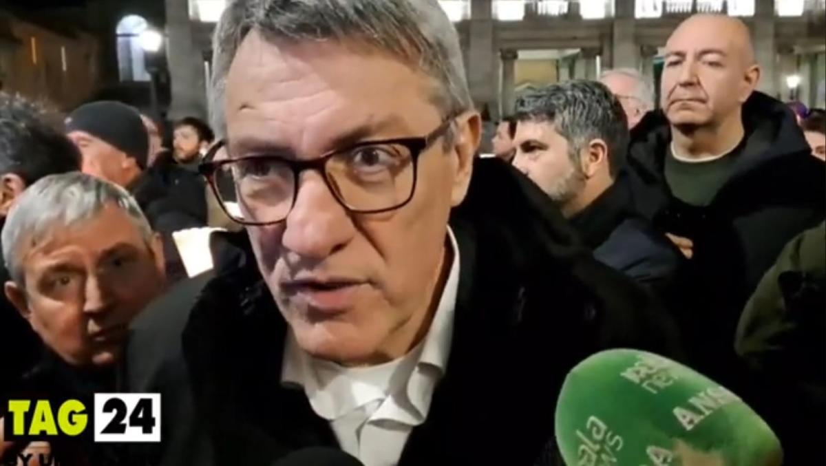 Manifestazione per Navalny a Roma, Landini (CGIL): “La difesa del diritto di parola e di pensiero è la ragione per cui siamo nati” | VIDEO