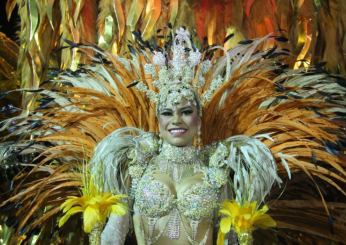 Carnevale di Rio de Janeiro, dopo due anni in Brasile tornano le sfilate