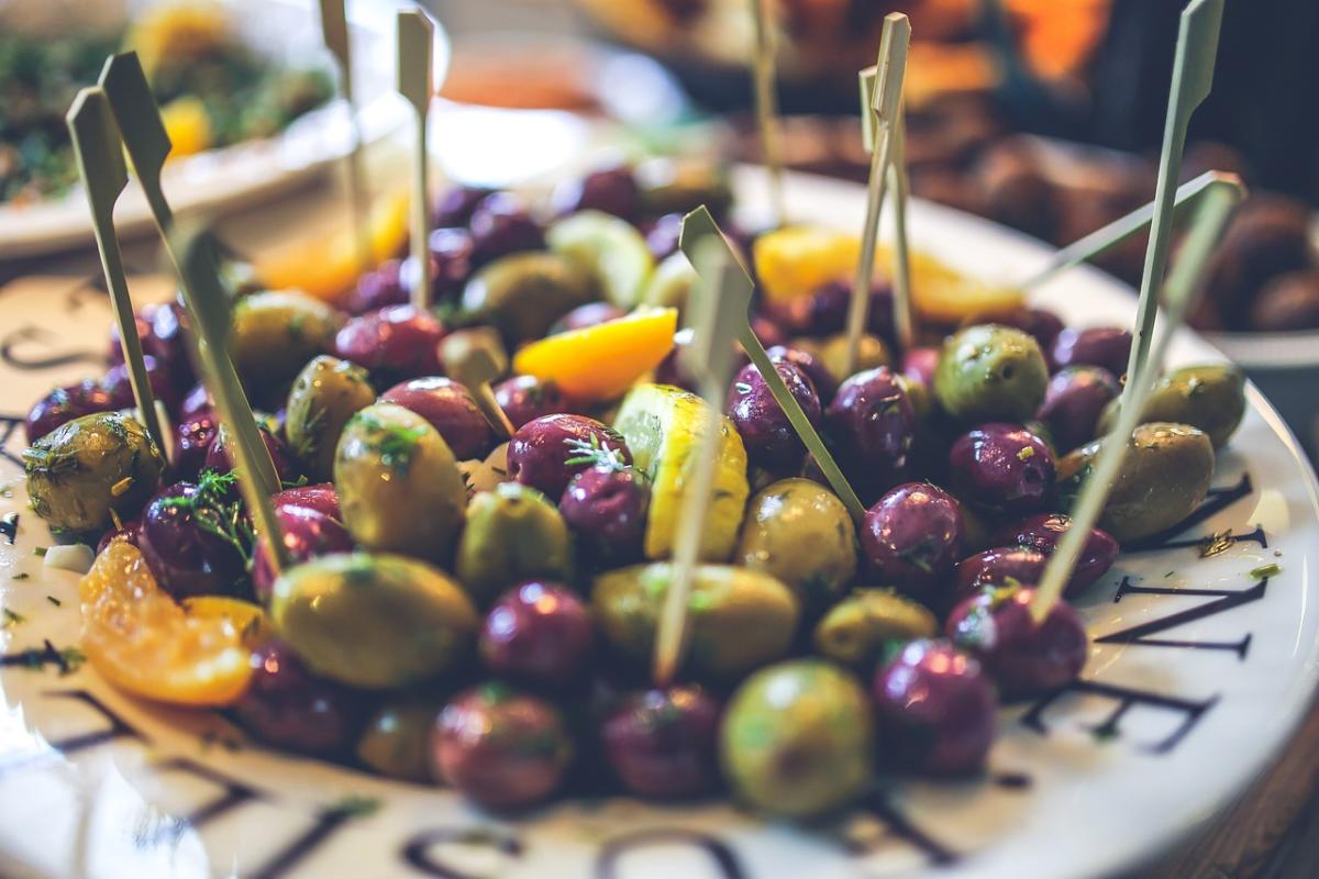 Mediterraneo puro: olive schiacciate, ricetta della nonna