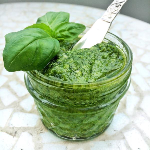 Non solo pasta: 4 ricette con il pesto che vi stupiranno