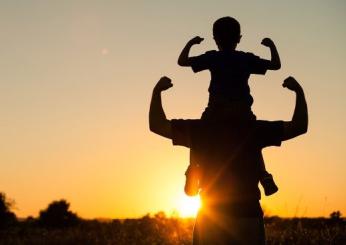 Auguri da figlio a padre per la Festa del papà 2024: ecco le frasi più belle da dedicare