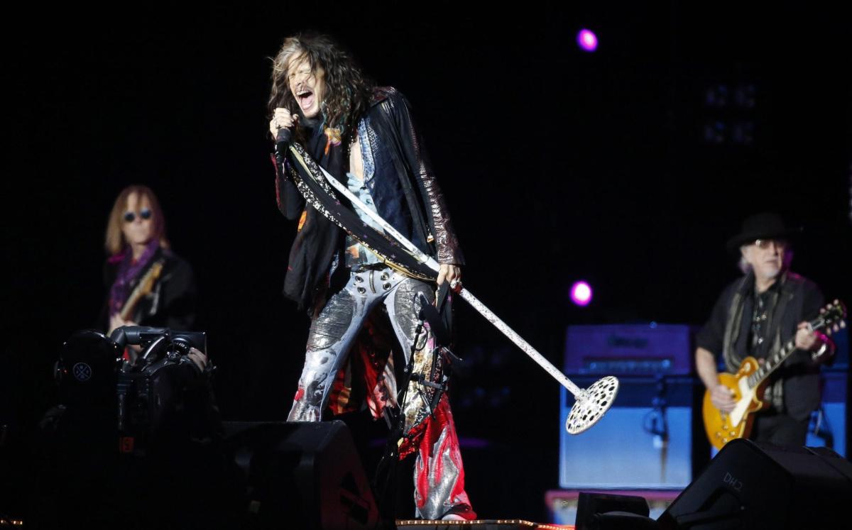 Come sta Steven Tyler e perché gli Aerosmith hanno rimandato il tour?