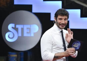 Stefano De Martino pronto a “soffiare” il posto ad Amadeus: “Vuole condurre Affari tuoi”