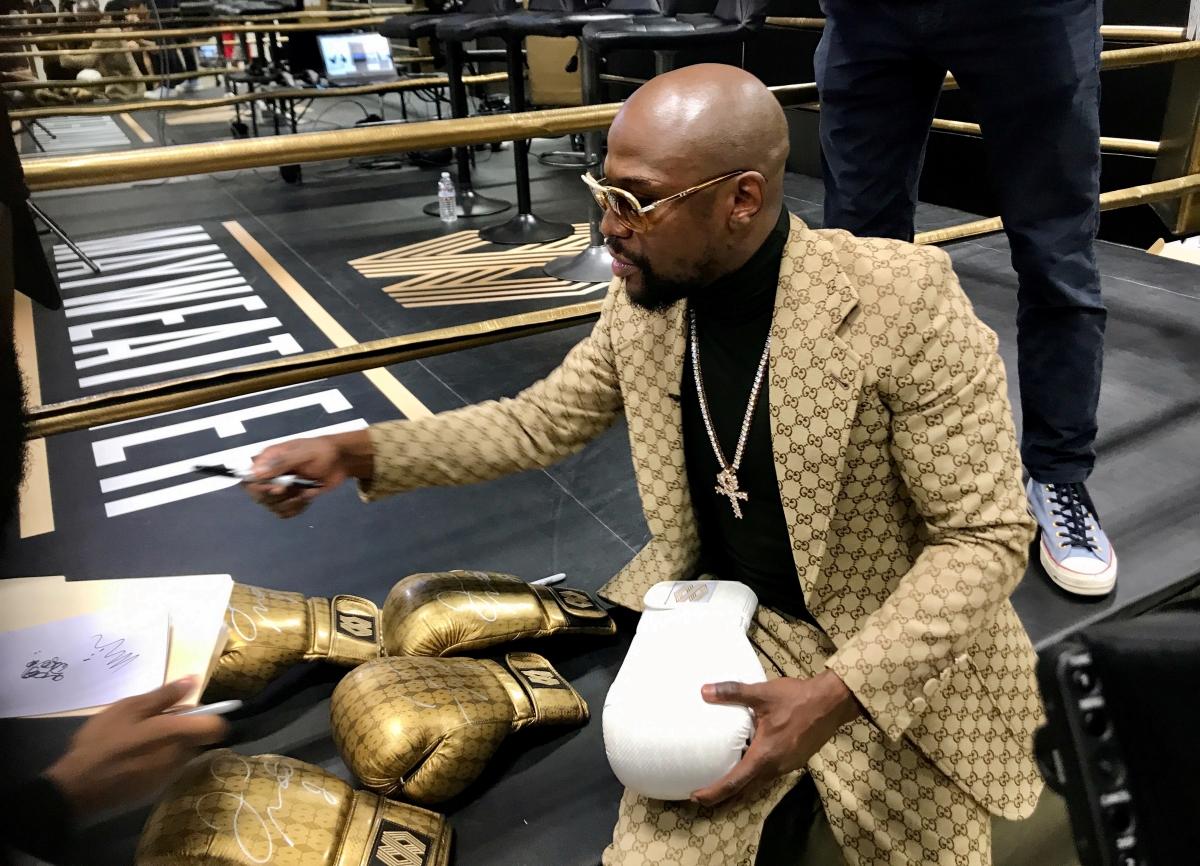 Boxe, Floyd Mayweather annuncia il ritorno sul ring a 45 anni