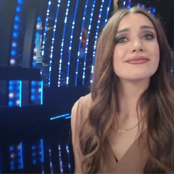 Chi è Amelia Villano? L’imitatrice di Belen da giurata a concorrente di Tale e Quale Show 2024 | VIDEO