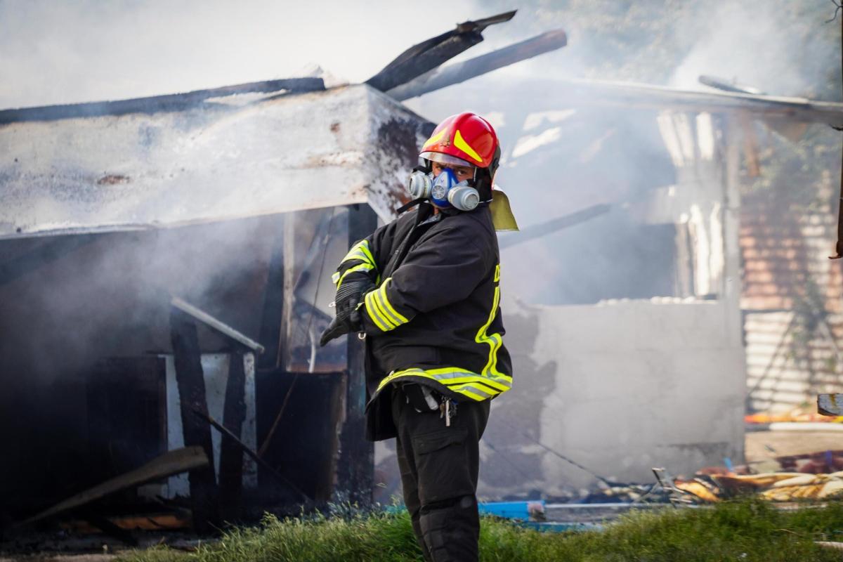 A Scandicci incendio in due baracche, tanto fumo sulla FiPiLi