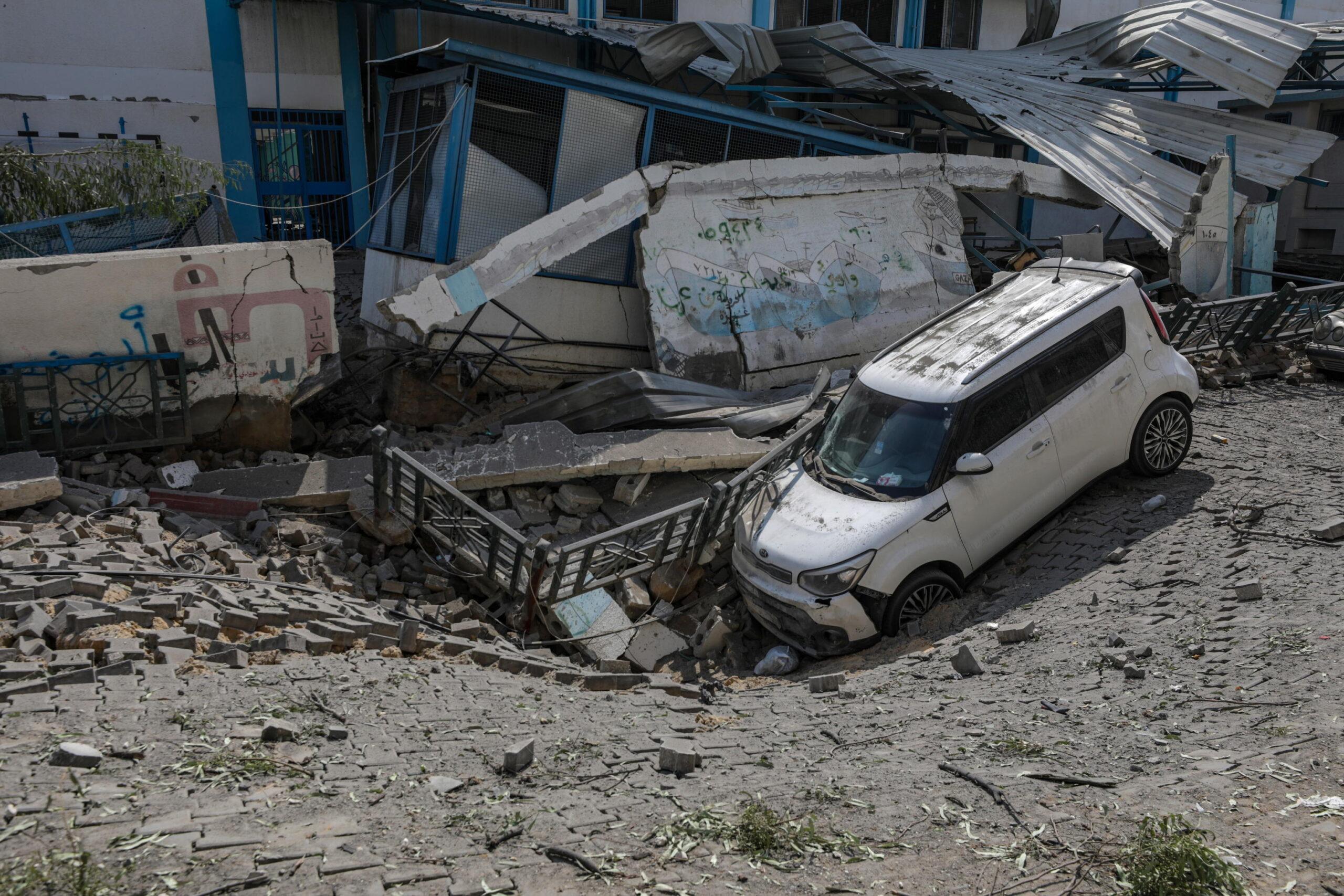 Guerra Israele-Palestina, ordine di evacuazione per un milione di civili verso il sud di Gaza. Sistema sanitario al collasso